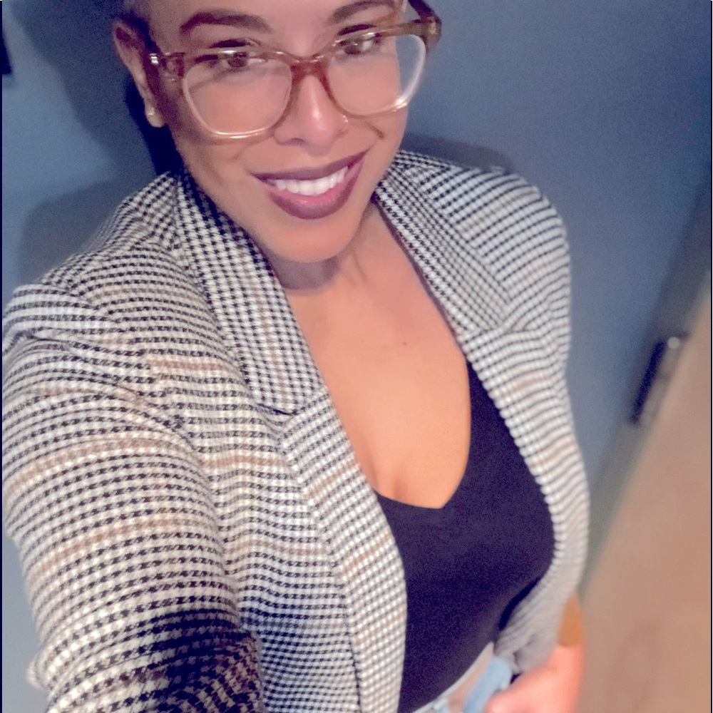 Meet your Posher, Nicole